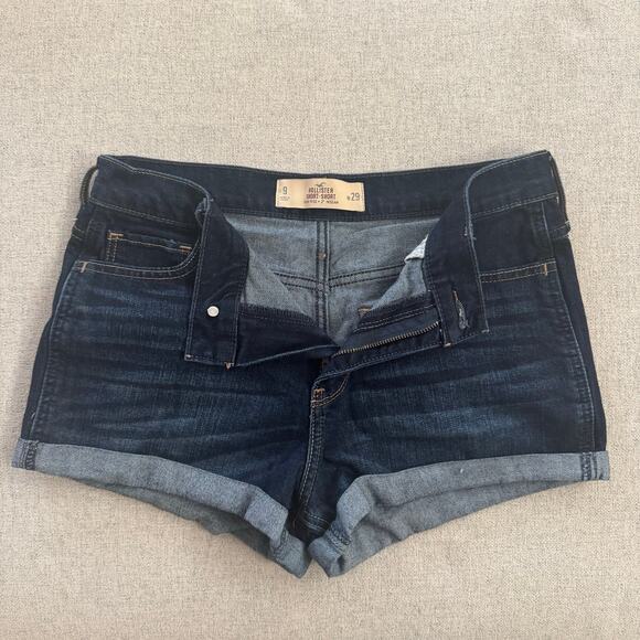 Hollister Jean “Short-Shorts” in Size 9 - Picture 2 of 4